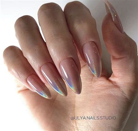 Pin by 𝒞𝒽𝓁𝑜𝑒 𝒞𝓇𝑒𝒶𝓉𝒾𝑜𝓃𝓈 on Nails | Manicure, Almond nails designs ...