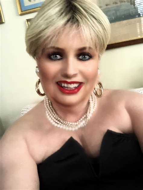 He told me to just sit here and look pretty. So I am.. | How to look