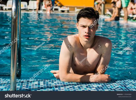sexy close portrait handsome topless male foto de stock