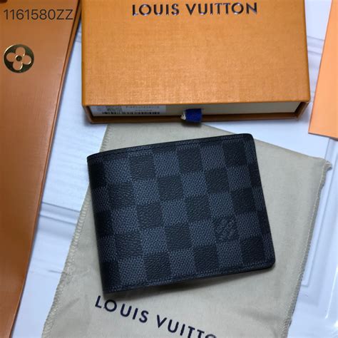 lv men wallet 10