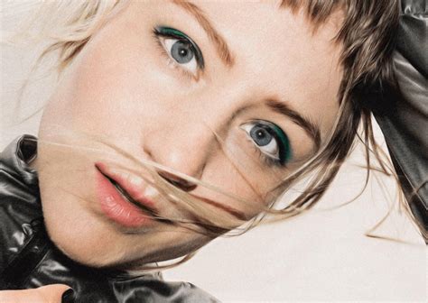 PREMIERE: GRO makes silence sing in her new single "In The Woods"