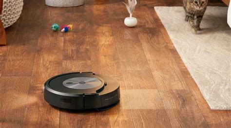 Компания iRobot представила робот-пылесос, который умеет трансформироваться