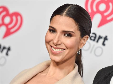 Roselyn Sánchez Turns Cleaning Into A Dance Party With Ultimate Spring Hack