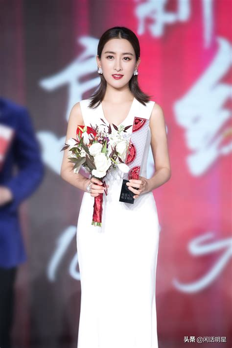 Single and childless older female stars with rich and simple love