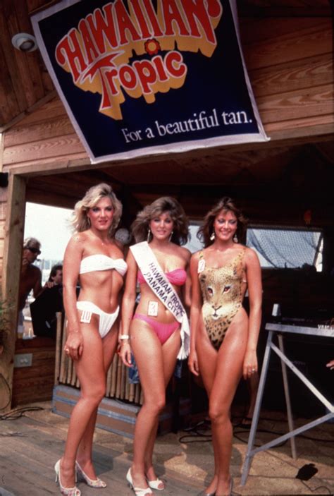 Bloomers to bikinis: Bathing suits through history | CNN