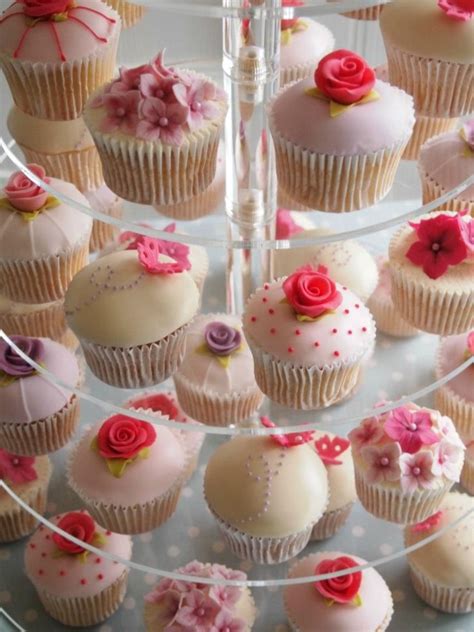 Flower Cupcakes | Flower cupcakes, Cupcake design, Mini cupcakes