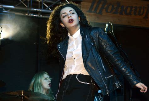 Watch Charli XCX Debut New Single “Breaking Up” At SXSW - Stereogum