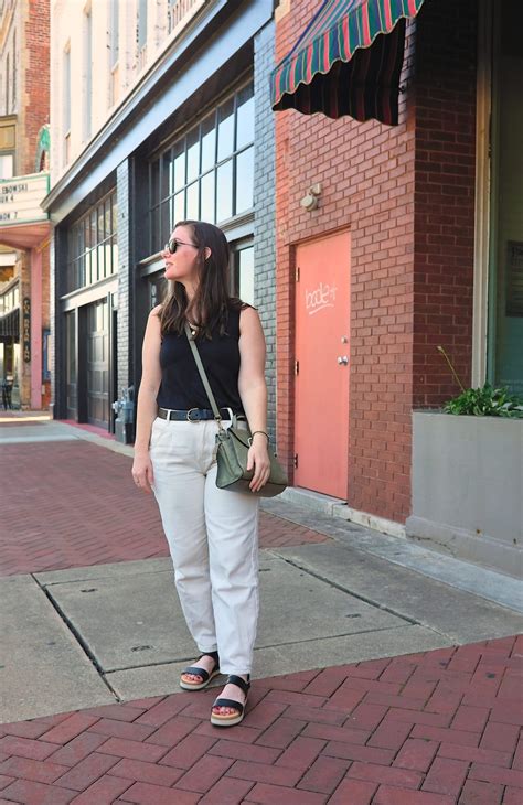 A Carry-On Packing List for a Weekend in Paducah, Kentucky