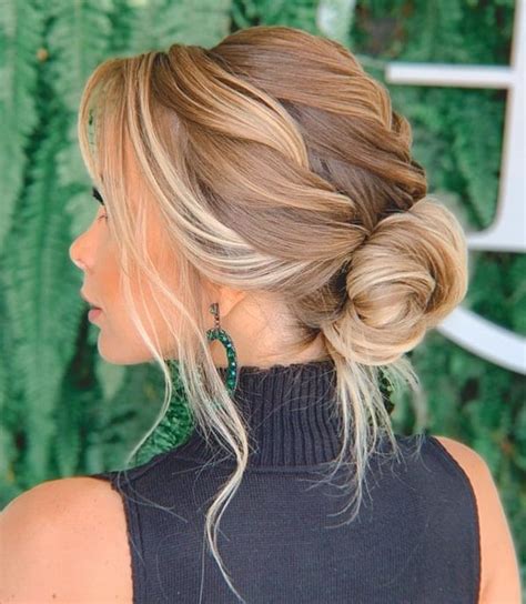 Penteado Madrinha Coque Despojado