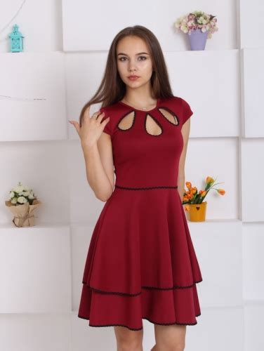 Бордовое многоярусное платье. Paetka