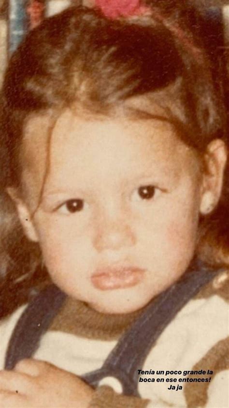 Pampita sorprendió con una foto desconocida de su infancia | TN