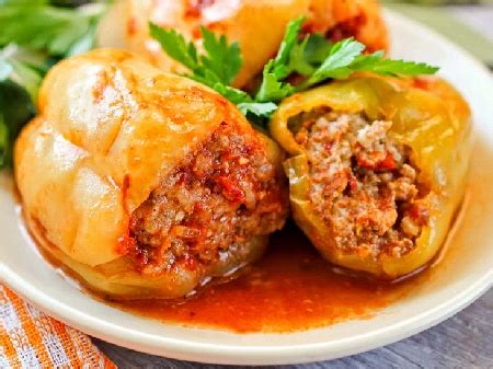 Класическа рецепта за пълнени чушки с кайма и ориз без запържване на фурна