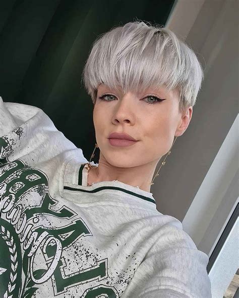 60 Best Low-Maintenance Short Haircuts for Easy Styling 28