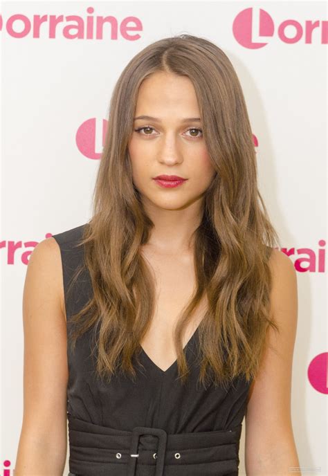 alicia vikander make up | Alicia vikander style, Alicia vikander, Hair ...