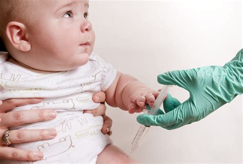 Free picture: baby, vaccine, injection, muscle, intramuscular, doctor