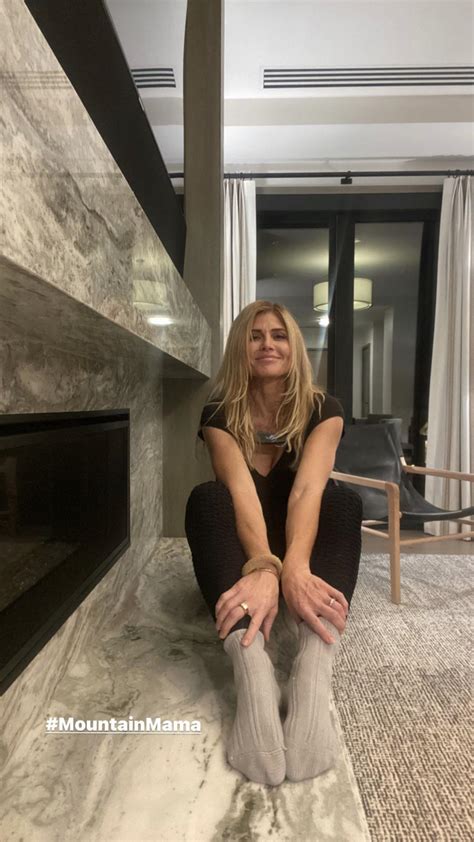 Torrie Wilson (in socks) : r/WrestlingAndMMAFeet
