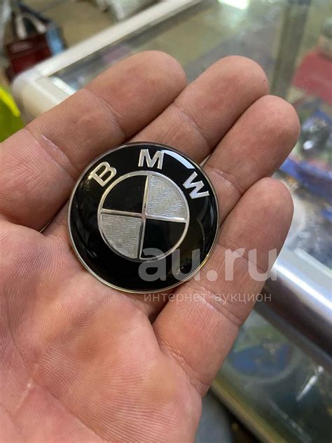 Эмблема значок наклейка на руль 45мм BMW БМВ черно белый карбон ...