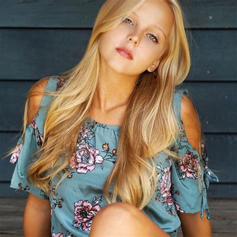 Morgan Cryer Social Media Pics 09/23/2017 • CelebMafia