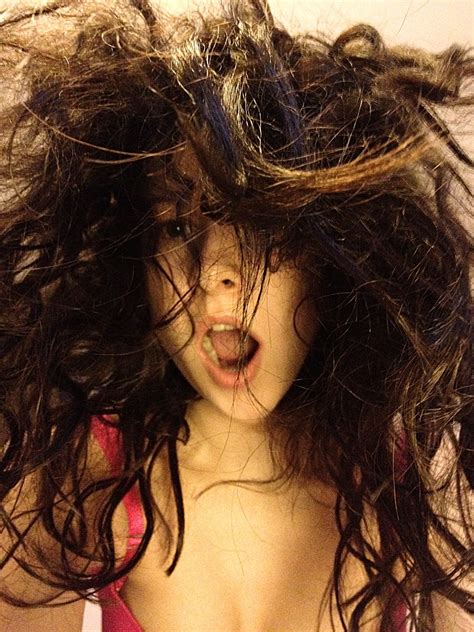 Pin di Mallory Chambers su Messy hair