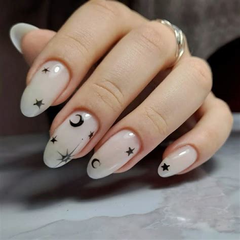 Маникюр миндаль | Unhas bonitas, Unhas minimalistas, Unhas góticas
