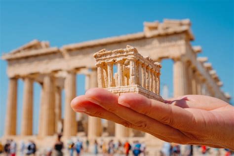 What Time is it in Greece? An in-depth Guide for Travelers