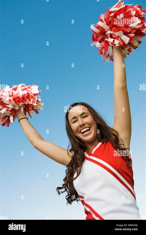 Cheer girls performing hi-res stock photography and images - Alamy