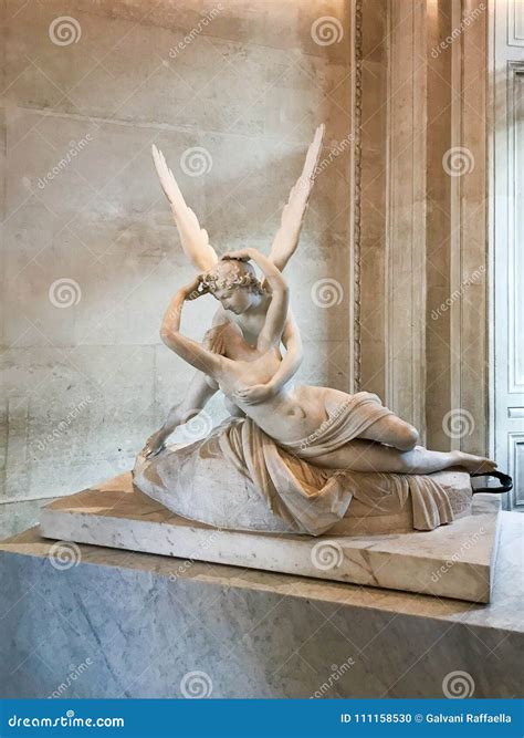 La Psiche Ha Fatto Rivivere Tramite Il Bacio Di Cupido in Una Scultura