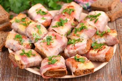 "Шикарная" закуска из хлеба и бекона на сковороде (очень вкусно и ...