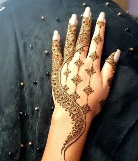 contemporary mehndi art  henna designs mangalsut  mela indian