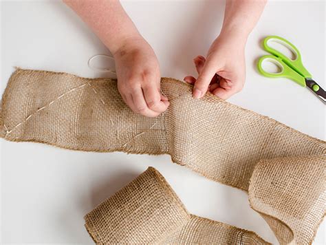 Ruffled Burlap Wedding Table Runner | Fun365