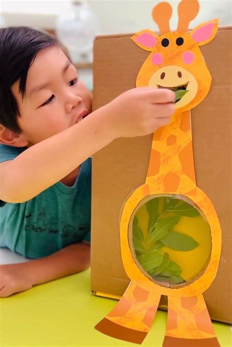 feed  animals preschool printable giraffe learning activity