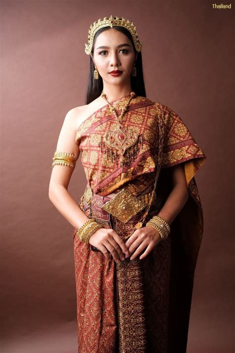 Thailand Traditional Dress, Thai Traditional Clothing, Traditional ...