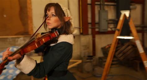 Lindsey Stirling Celtic Carol : SexyWomanOfTheDay