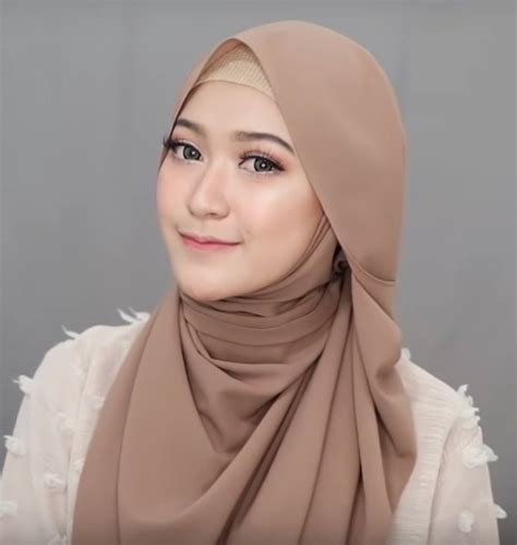 tutorial hijab pashmina simple buat wisuda ragam muslim