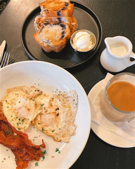 Salem Massachusetts Halloween Travel Guide | Girls Trip to Salem