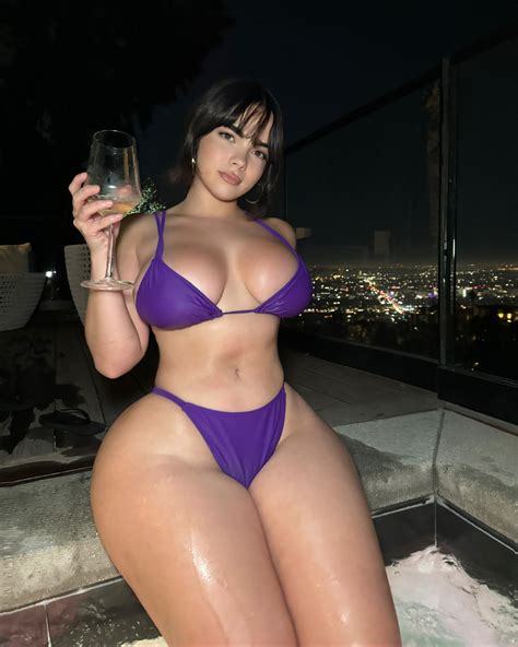 Salome Munoz | 🥂 | Instagram