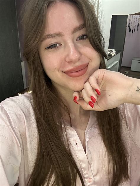 Kim Canniff (@kimcanniff) : r/sexyhair