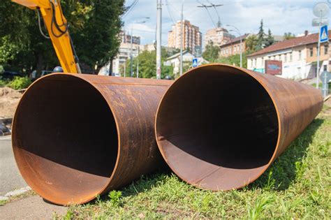 На вулиці Чорновола у столиці замінили старі труби тепломережі ...