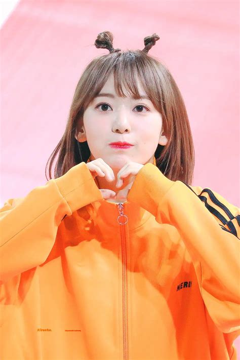 Miyawaki Sakura | Scrolller