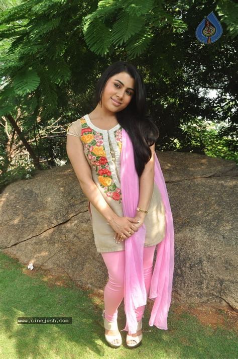 sri bhoomika stills photo