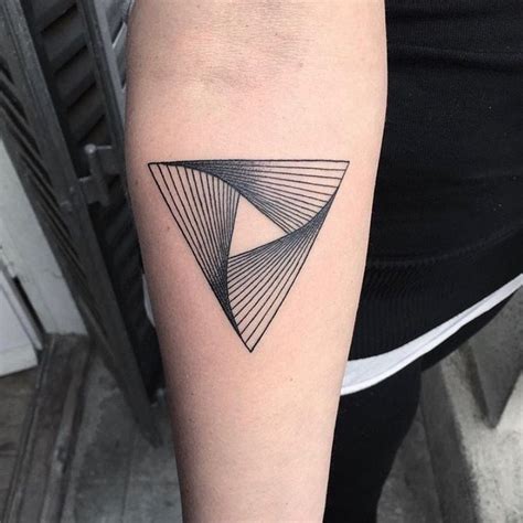 Tattoo • Тату Треугольник: популярные стили и композиции