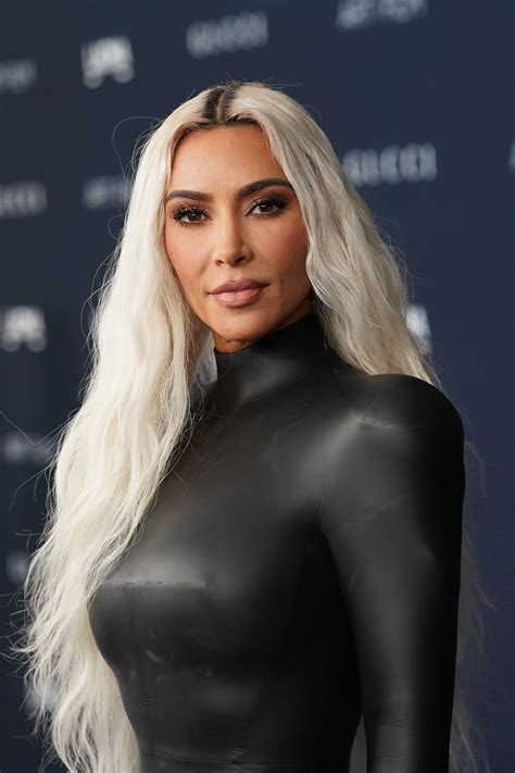 Kim Kardashian, Emma Roberts et Cara Delevingne, méconnaissables dans