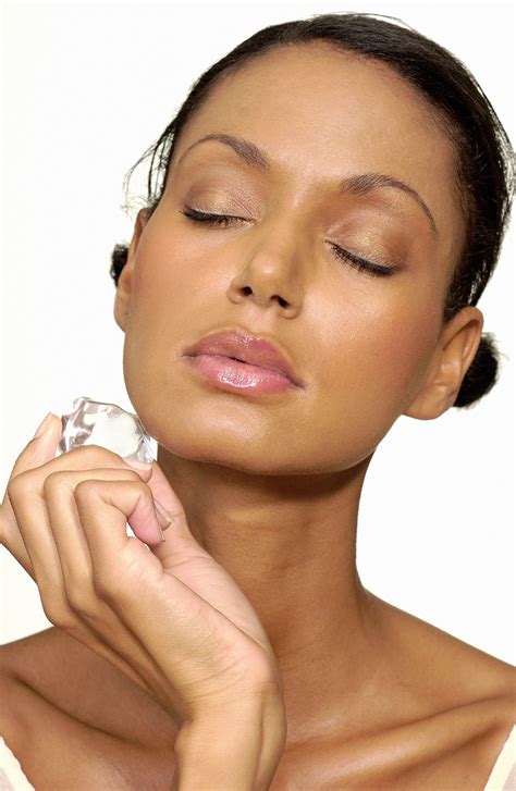 sueño Compulsión Diez años hielo en la cara antes de maquillarse