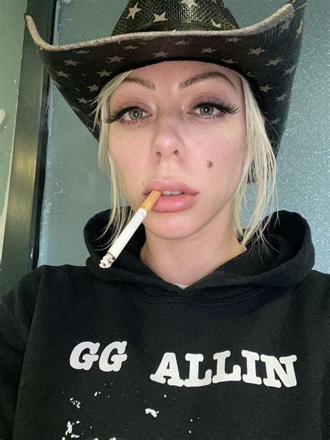 TW Pornstars - Karma Rx. Twitter. Rollin into the airport like 🥴😂🤓. 11: