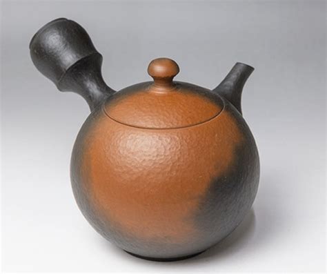 Yohen kyusu with hammered finish by Yoshiki