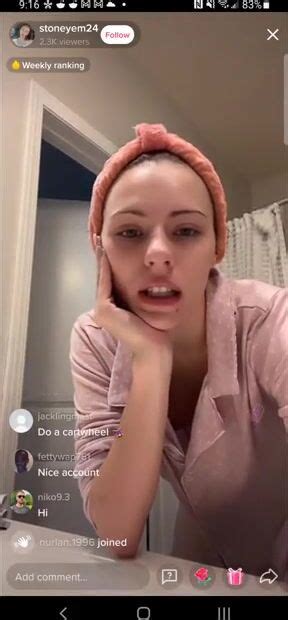 Live TikTok Flashing: She was banned 3 minutes later | GIF Video