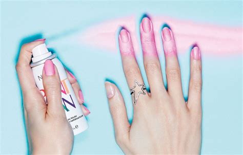 Накрасить ногти без истерик: спрей-лак от Nails Inc. для самого ...