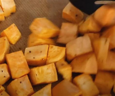 how long to bake cubed sweet potatoes at 425