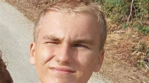 Suicida a 15 anni, la mamma: “Si era sfogato con un prof ma non fece ...