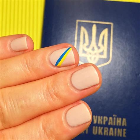 Маникюр на День Независимости 2023 | Nailspiration.net